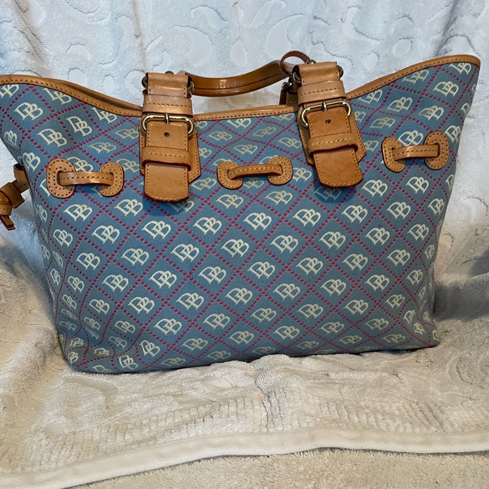Dooney & Bourke Tote